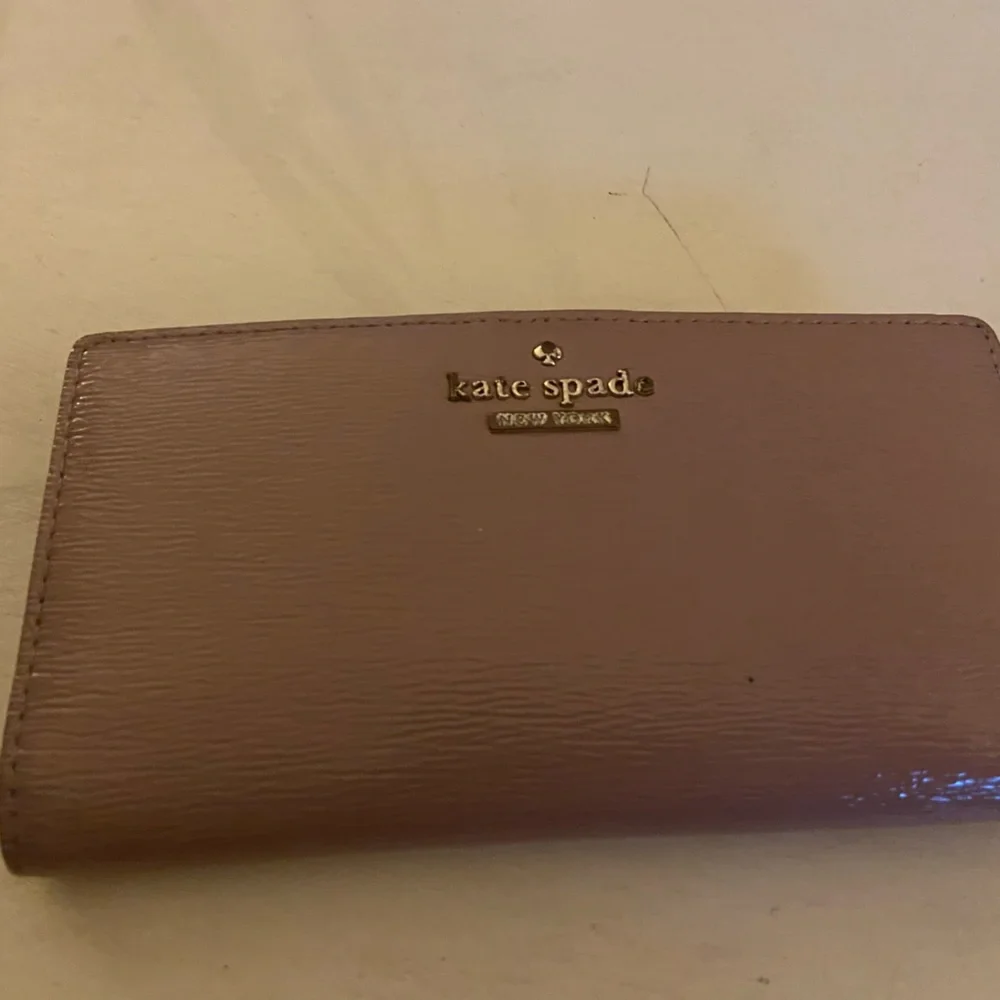 Kate spade wallet - Picture 1 of 2